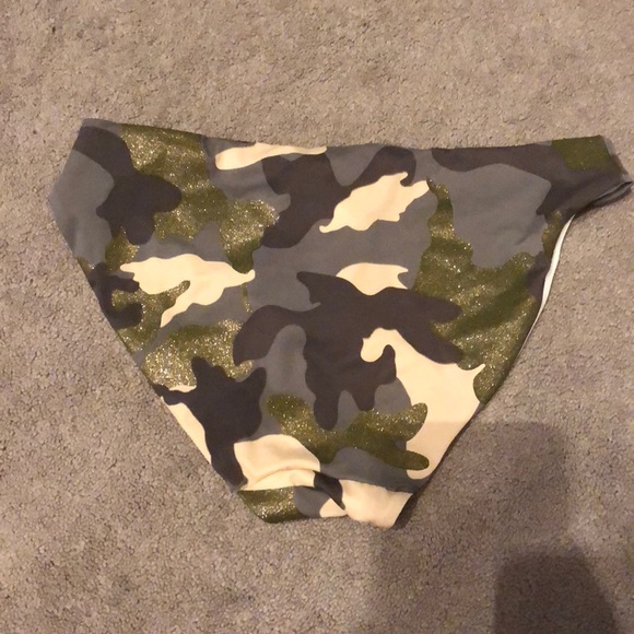 Camouflage bathing suit bottom - Picture 2 of 3